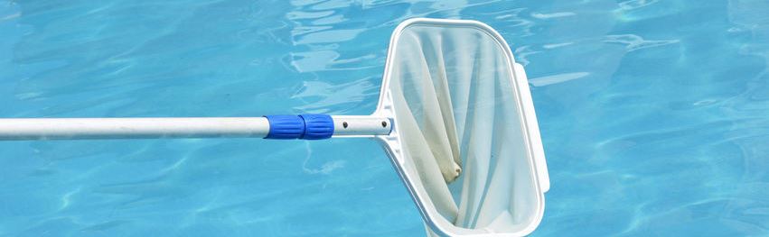 cleaning swimming pool