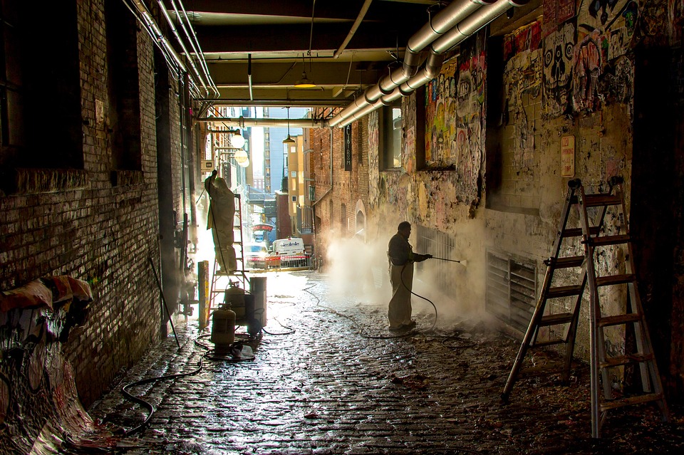 professional power washing working